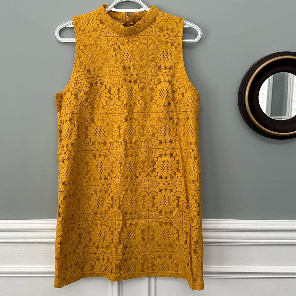 Sleeveless yellow dress